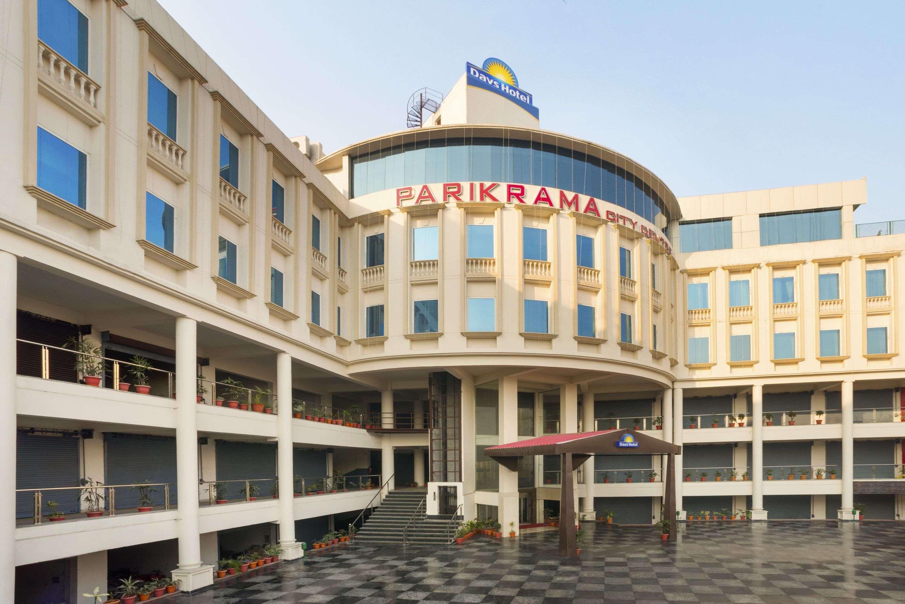 Days Hotel By Wyndham, Джаландхар Екстериор снимка